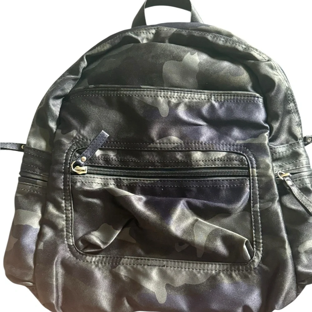 Source Unknown Green and Black Backpack Compact and Practical - Picture 1 of 4